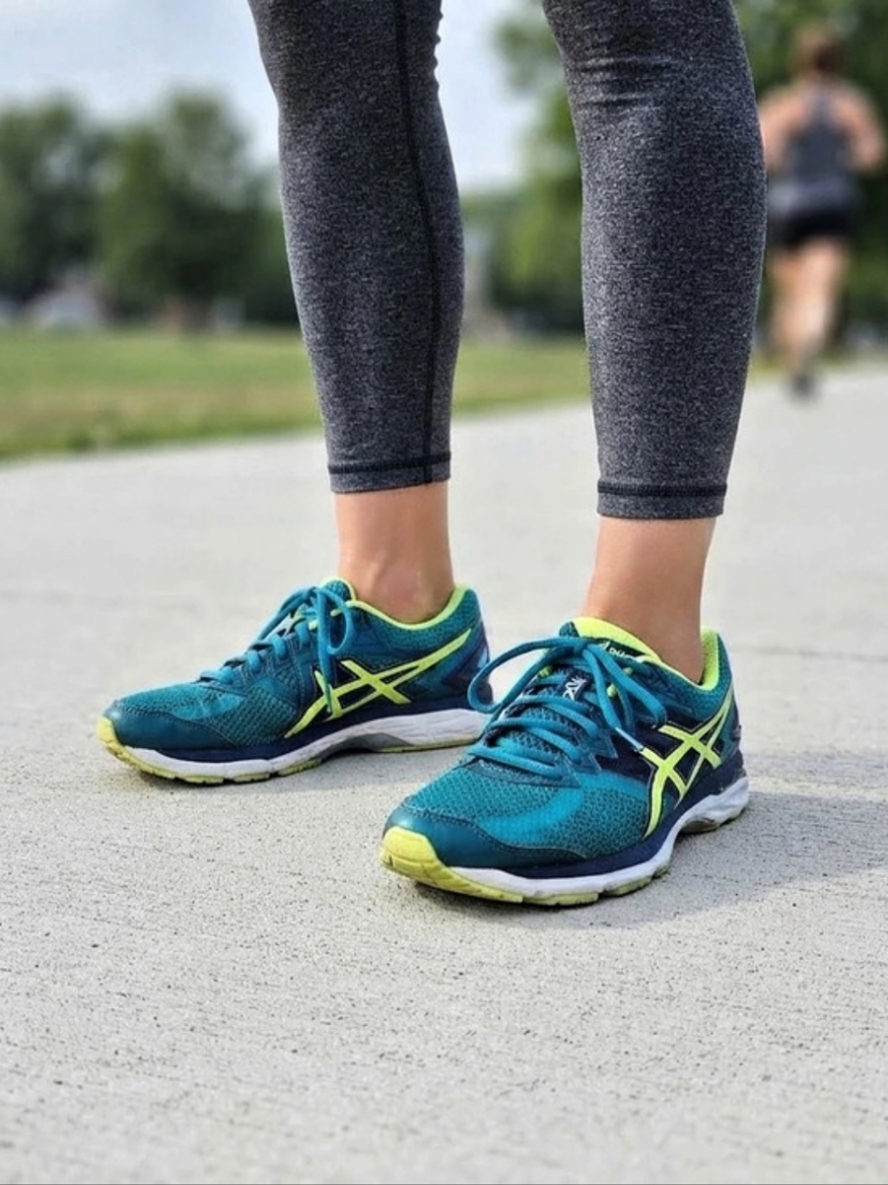 ASICS GT-2000 4 running shoes